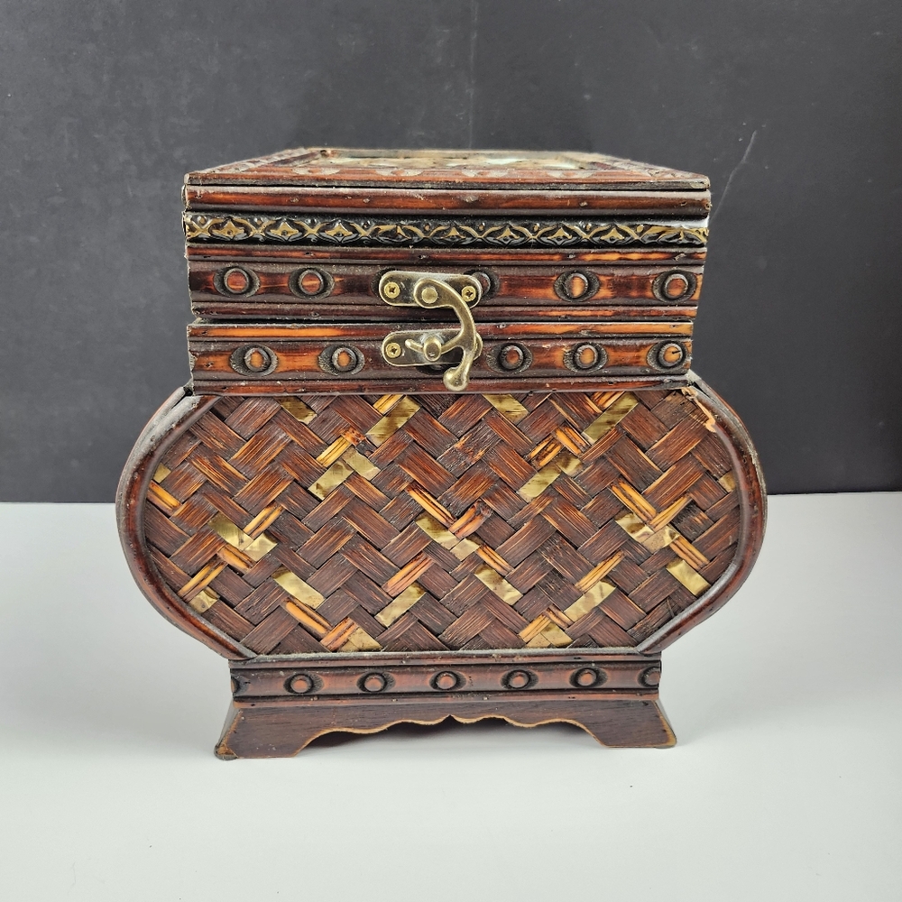 Vintage Wicker Rattan Chest, Jewelry Box Organizer, Trinket Chest With Latch